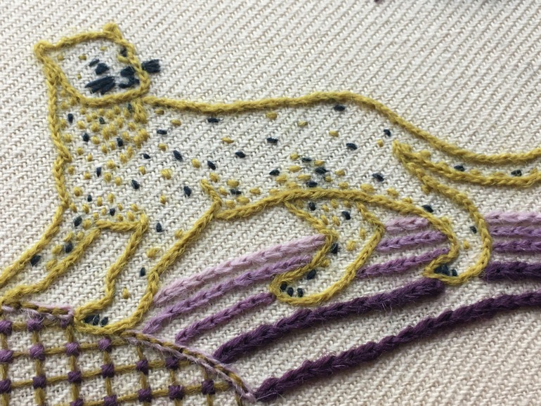 Leopard in seed stitch